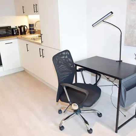- Stylish 1-bed * Λιντς