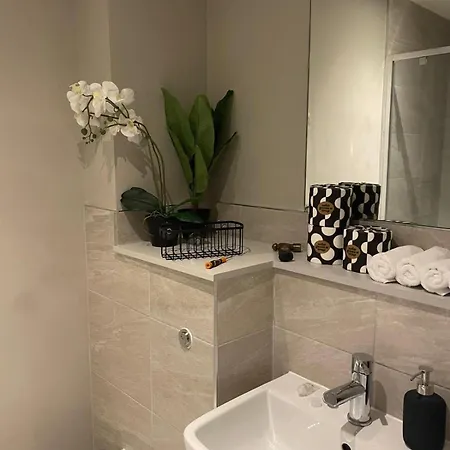 - Stylish 1-bed * Λιντς